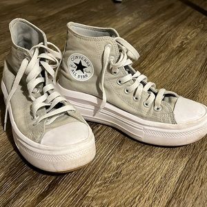 Light gray chuck taylor platform converse